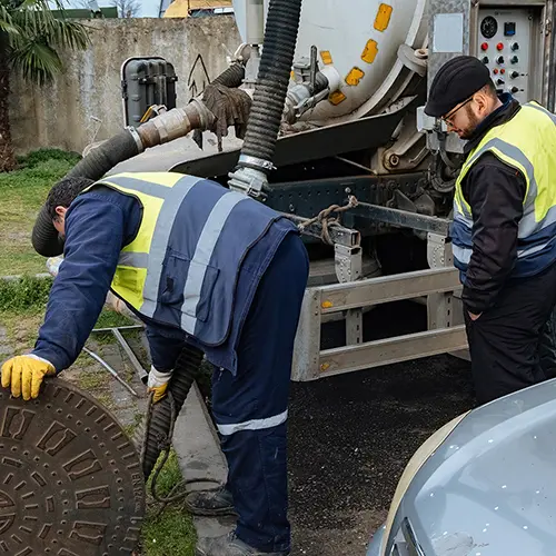 Puget Sound Septic Inspecting Septic Tank in Seattle, WA